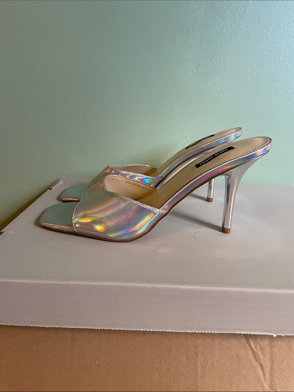 Nine West Women's Iridescent Holographic Mule Heels size 10 - Picture 3 of 3